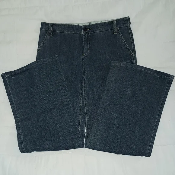 BCBGMAXAZARIA Wide-Leg Jeans - Picture 4 of 7